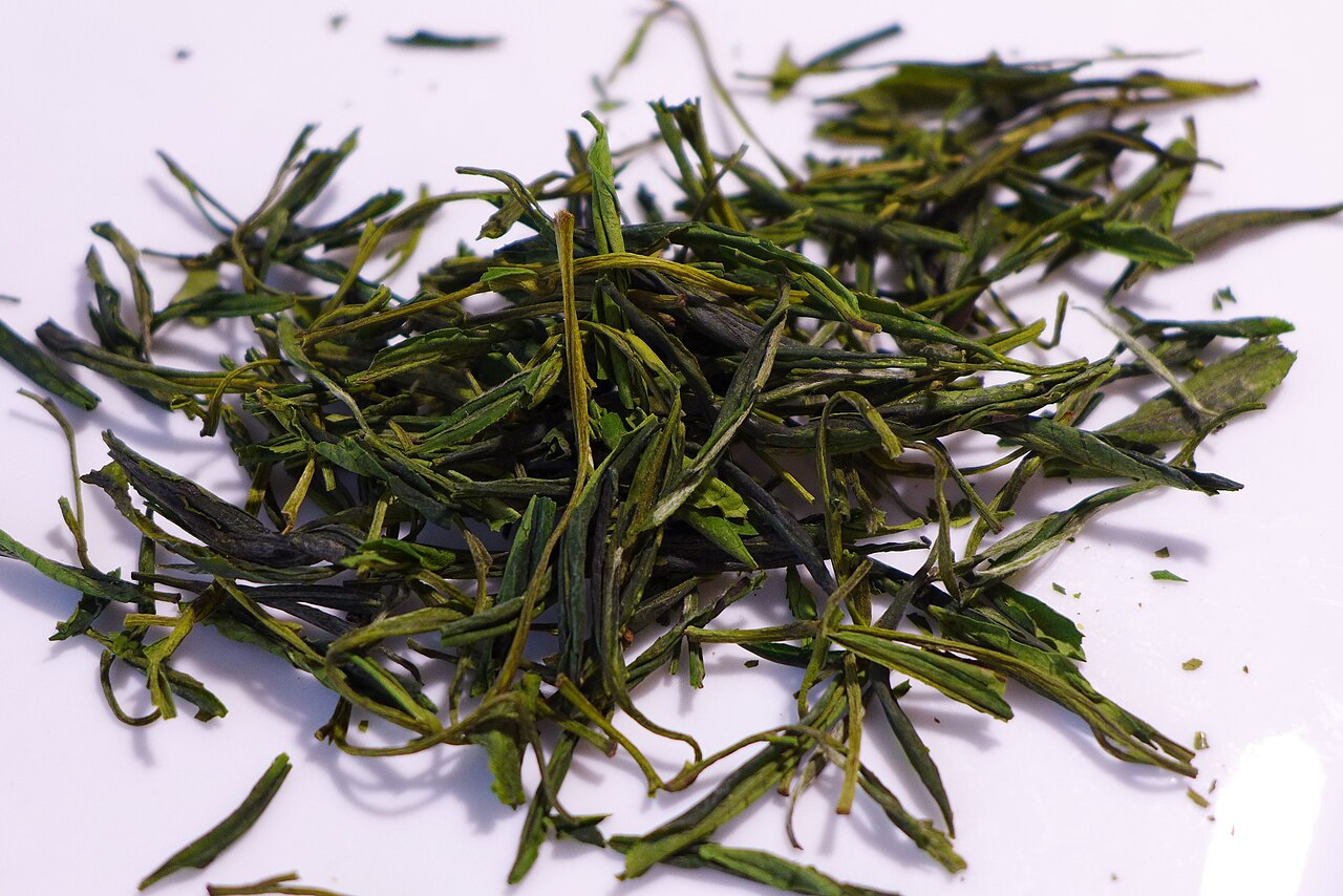 Huangshan Mao Feng green tea leaves