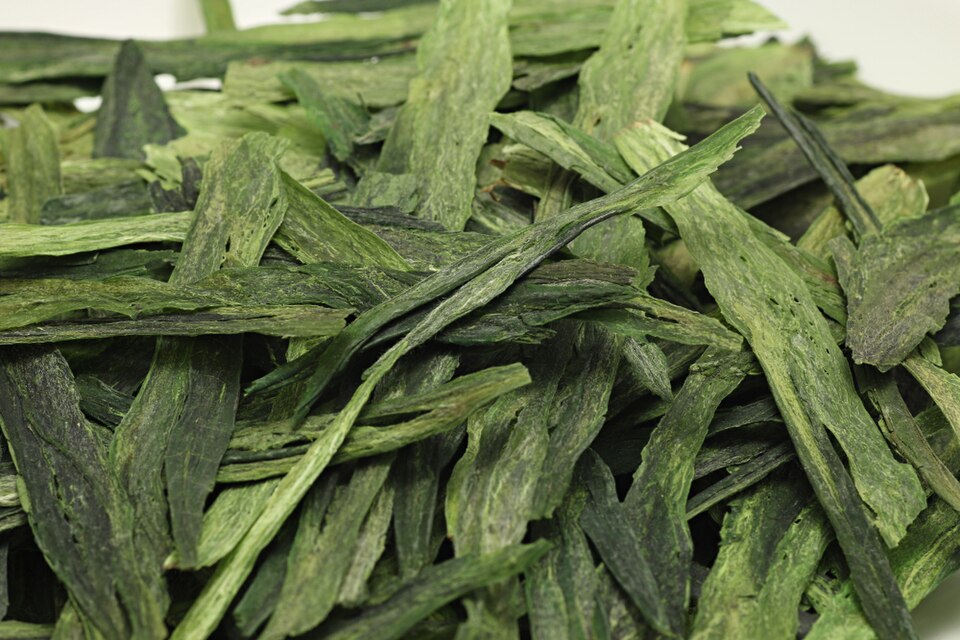 Taiping Hou Kui green tea leaves